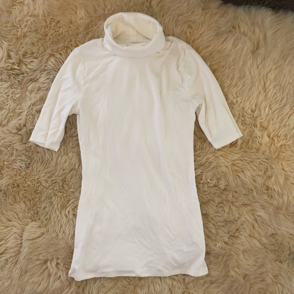 Basic, soft turtleneck!